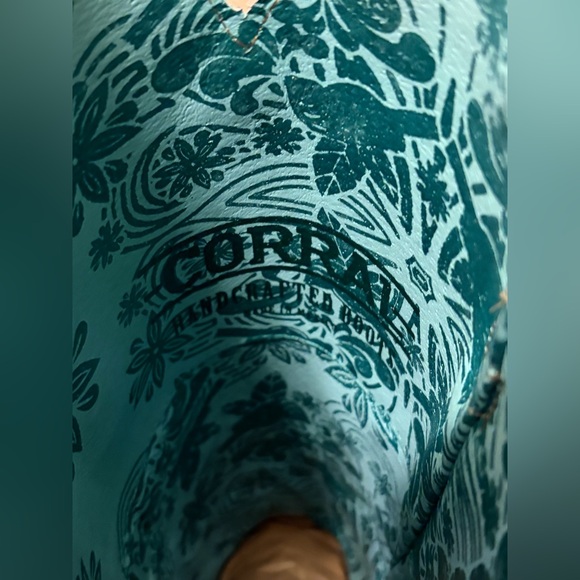 CORRAL LADIE'S AQUA-SAND FEATHERS EMBROIDERY & CRACKLED OVERLAY & STUDS TALL - Picture 4 of 5